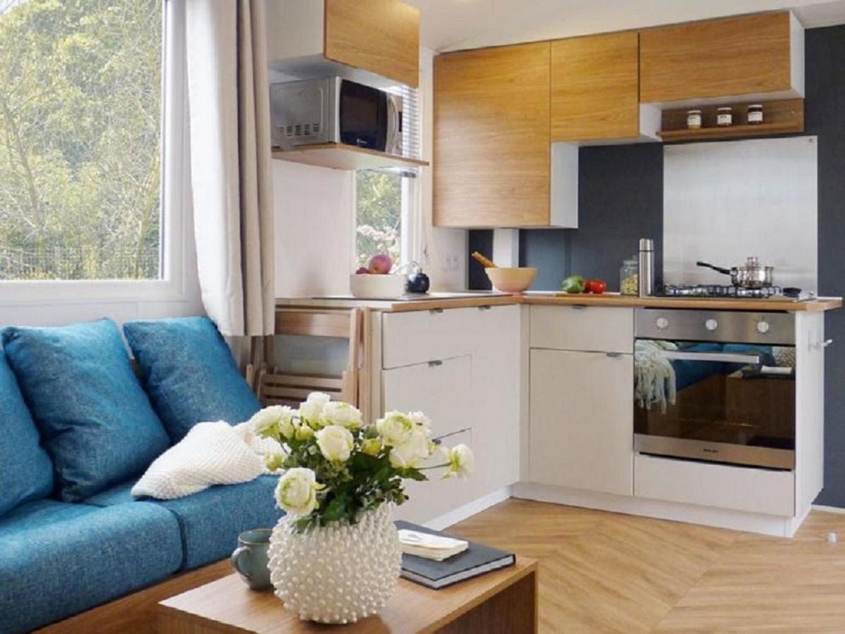 Chalet Op Camping Lauwersoog Met 3 Slaapkamers En Vaatwasser - Joycasa Eksteriør billede