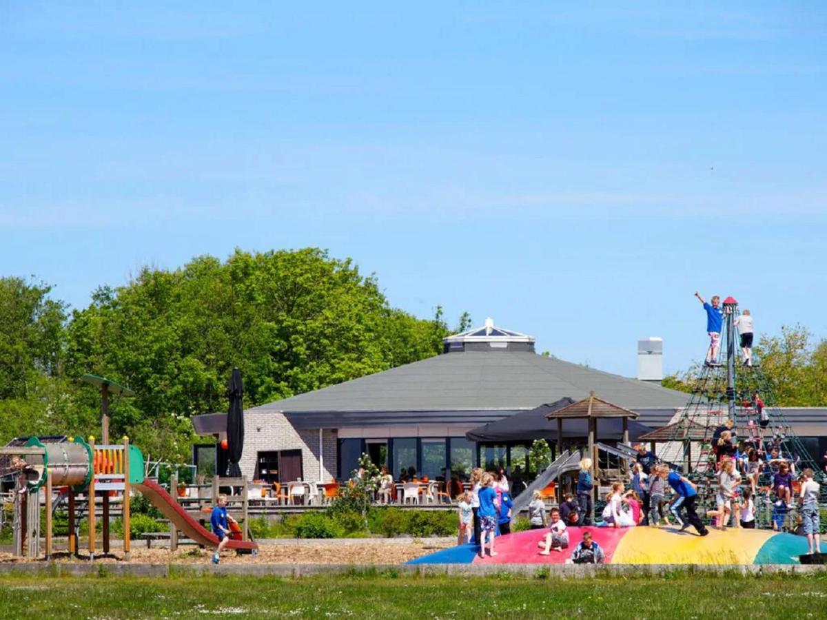 Chalet Op Camping Lauwersoog Met 3 Slaapkamers En Vaatwasser - Joycasa Eksteriør billede