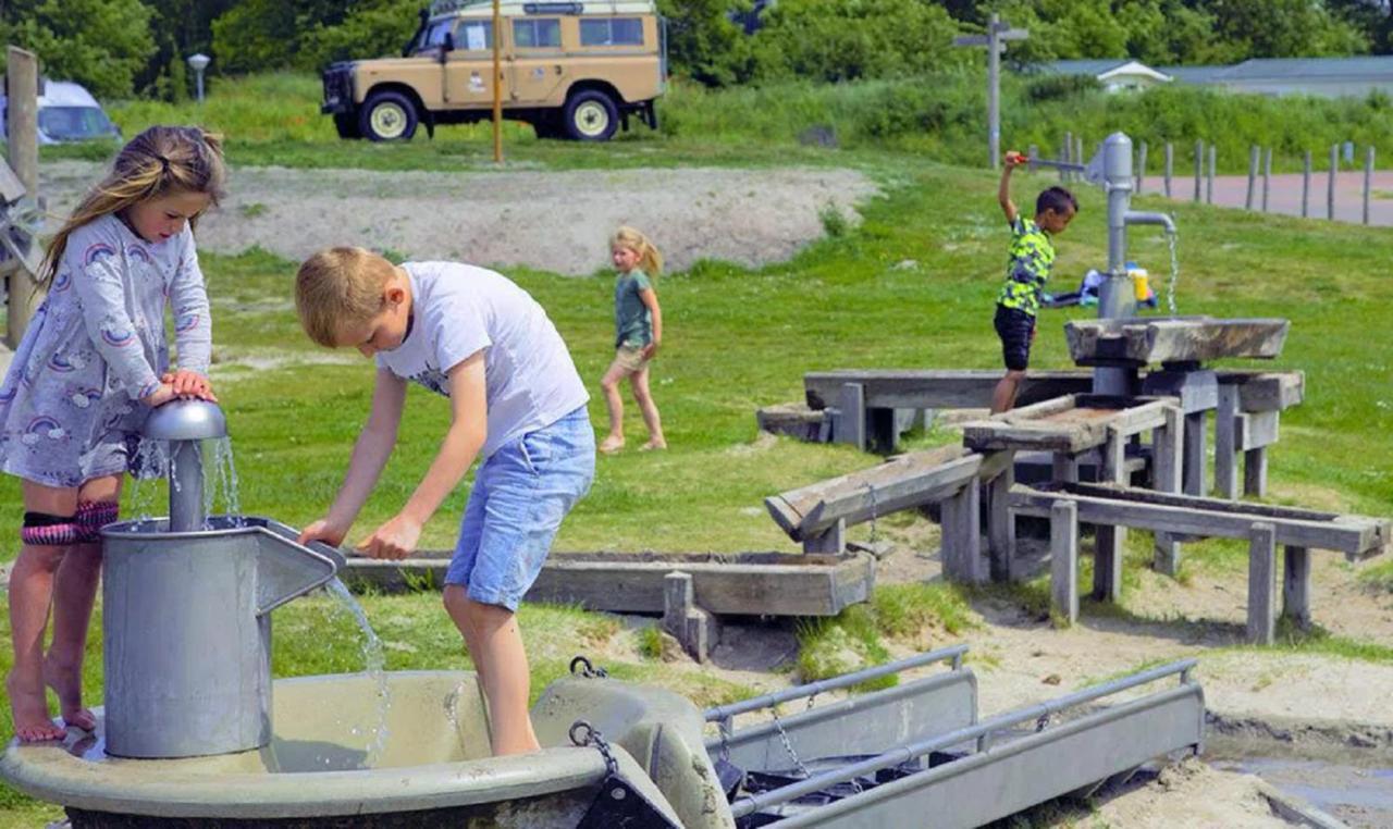 Chalet Op Camping Lauwersoog Met 3 Slaapkamers En Vaatwasser - Joycasa Eksteriør billede