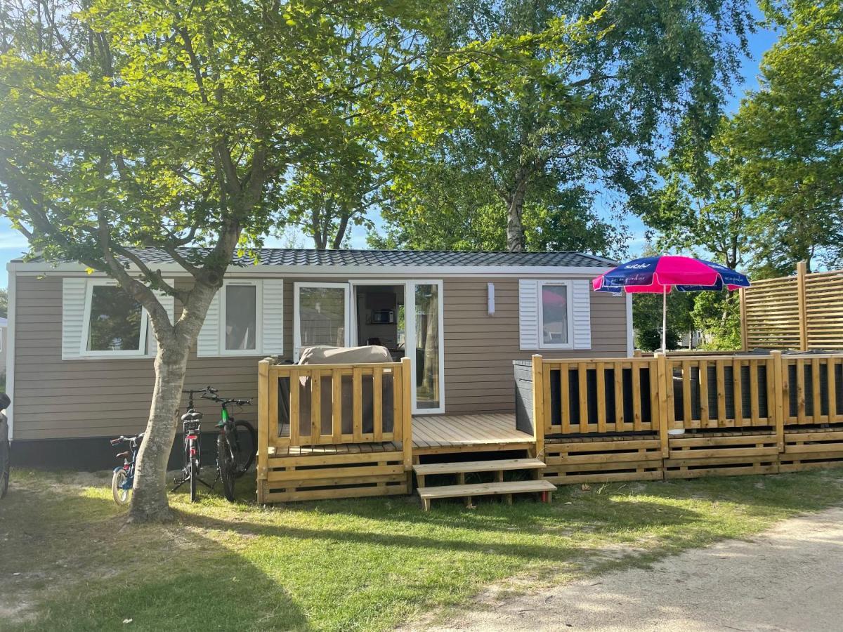 Chalet Op Camping Lauwersoog Met 3 Slaapkamers En Vaatwasser - Joycasa Eksteriør billede